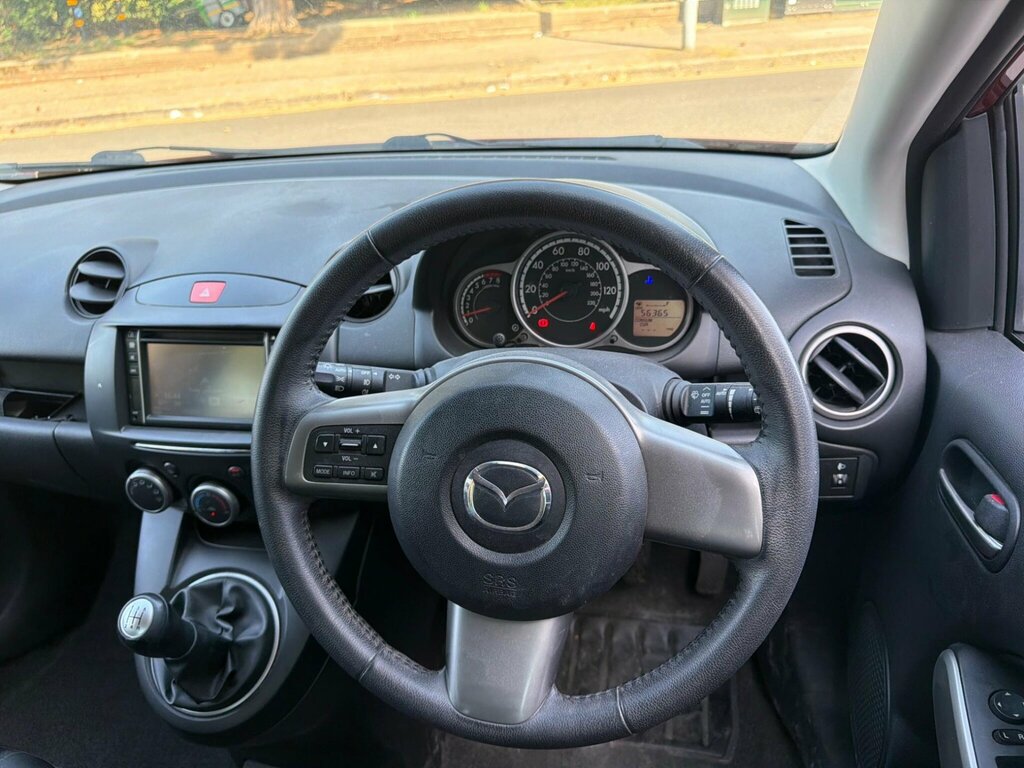 Mazda 2 1.3 Venture Euro 5 HJ13DZN Red #5
