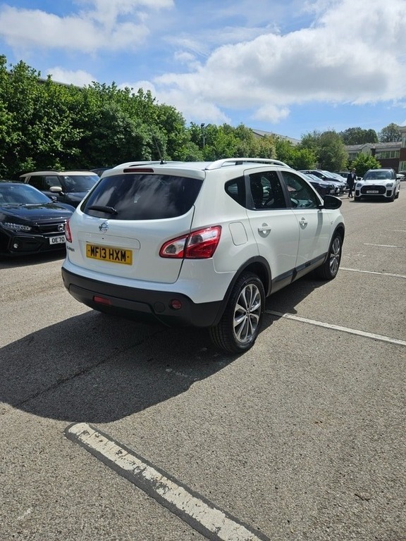 Nissan Qashqai Tekna White #5