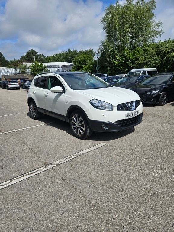 Nissan Qashqai Tekna White #3