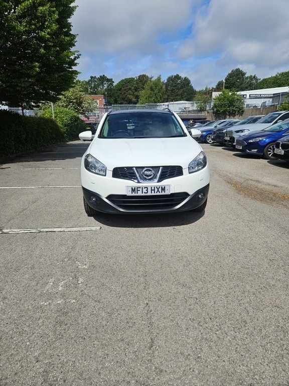 Nissan Qashqai Tekna White #2