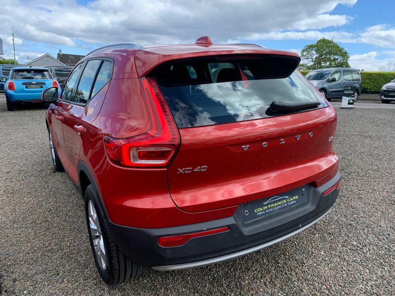 Volvo XC40 Momentum 2.0 D3 YM70CVW Red #3