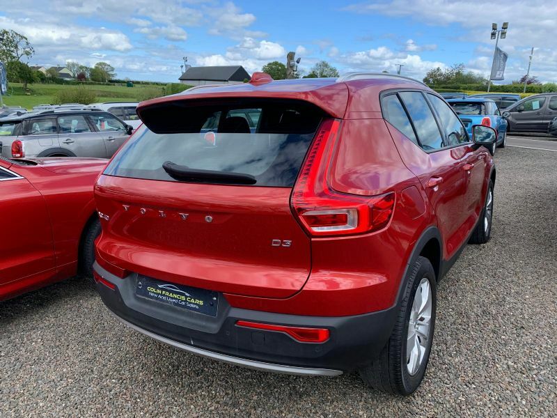 Volvo XC40 Momentum 2.0 D3 YM70CVW Red #4