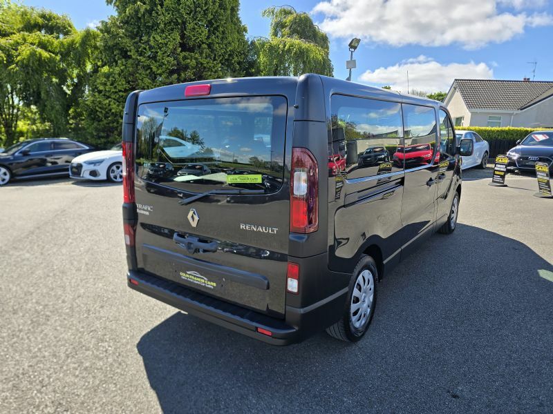 Renault Trafic Business Energy 2.0Dci SV20VXR Black #4