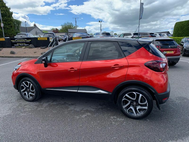 Renault Captur Iconic 1.5Dci WUI9832 Red #3