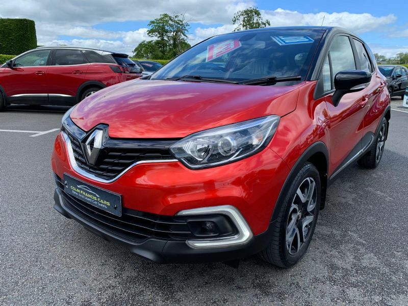 Renault Captur Iconic 1.5Dci Red