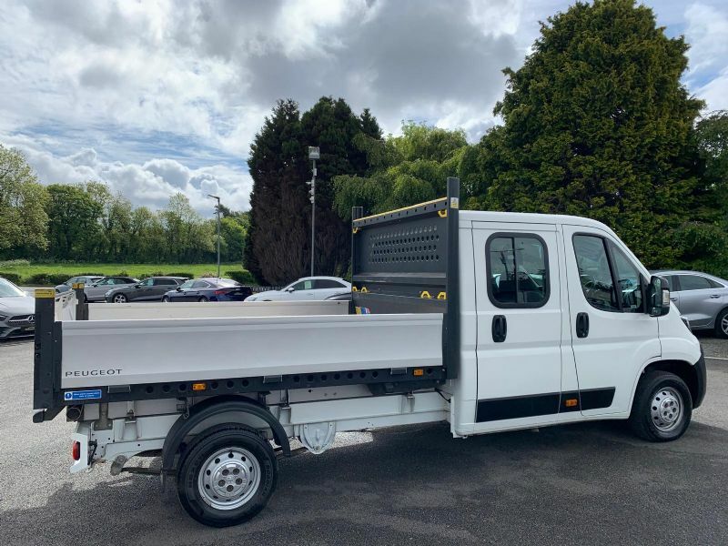 Peugeot Boxer 335 L3 2.2Bluehdi Crewcab Tipper White #3