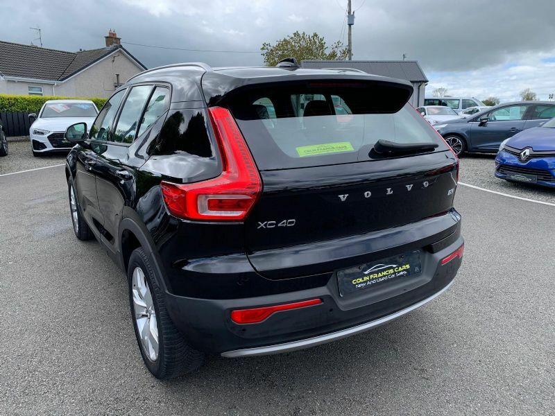Volvo XC40 Momentum Pro 2.0 D3 KX19PEH Black #4
