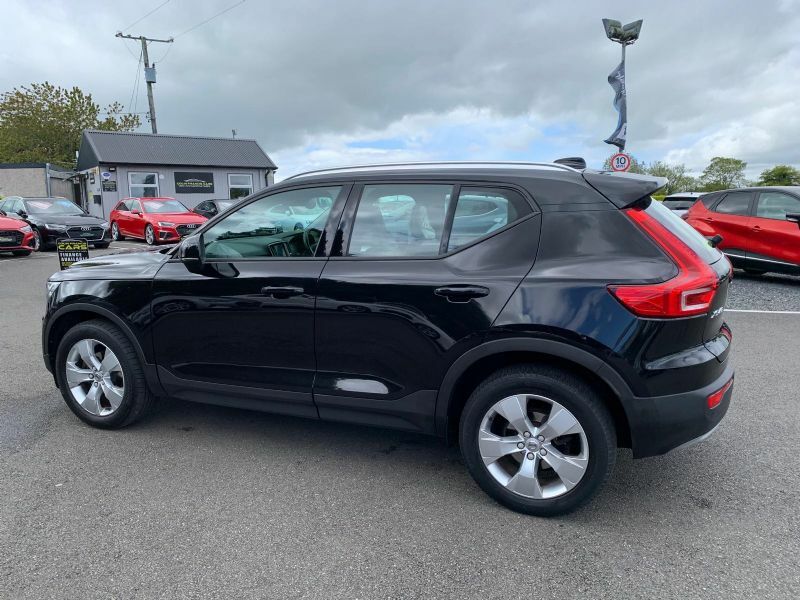 Volvo XC40 Momentum Pro 2.0 D3 KX19PEH Black #3