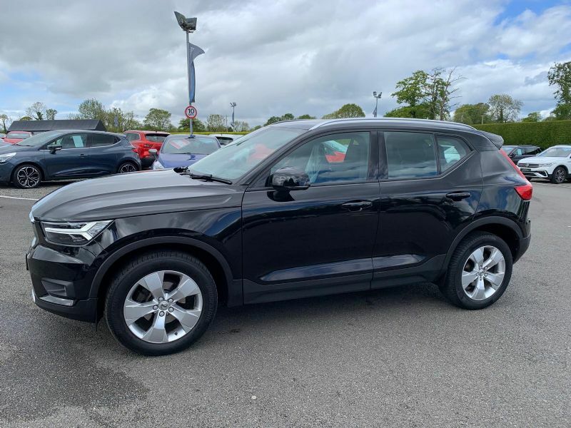 Volvo XC40 Momentum Pro 2.0 D3 KX19PEH Black #2