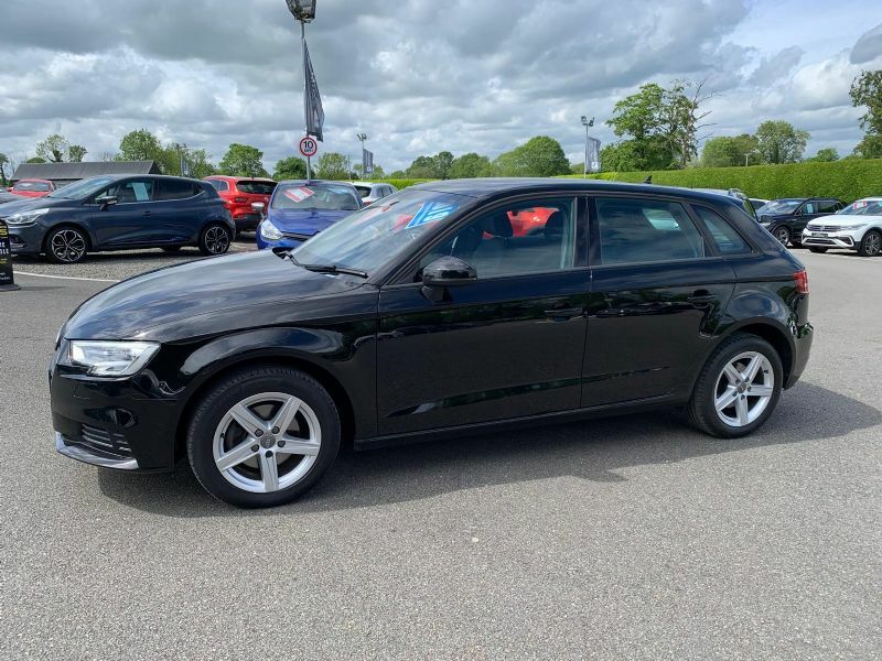Audi A3 Se Technik 30 1.6Tdi S BA68UBM Black #2