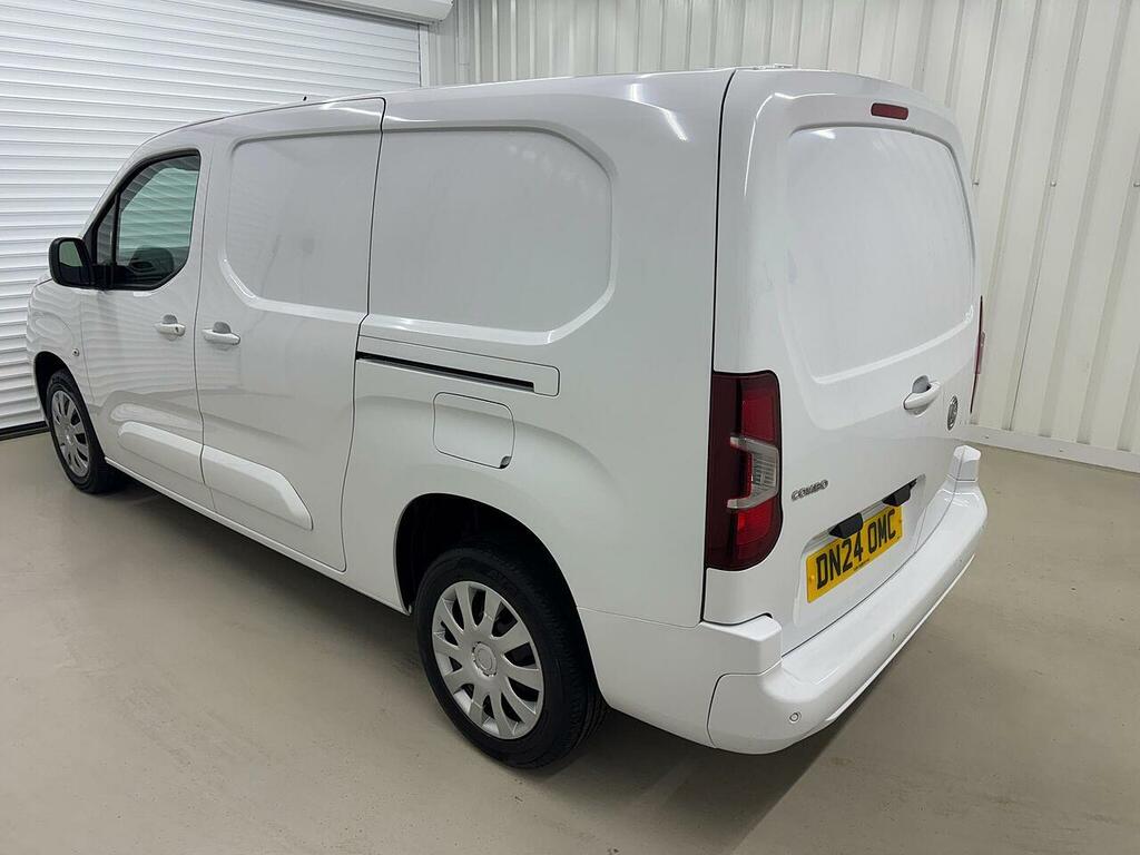 Vauxhall Combo Combo 1.5 Turbo D 2300 Pro L2 H1 Euro 6 Ss 6Dr DN24OMC White #4