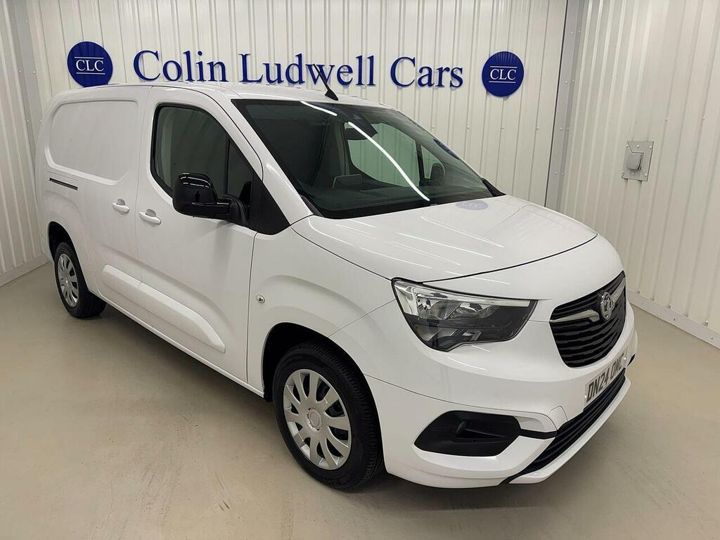 Vauxhall Combo Combo 1.5 Turbo D 2300 Pro L2 H1 Euro 6 Ss 6Dr White