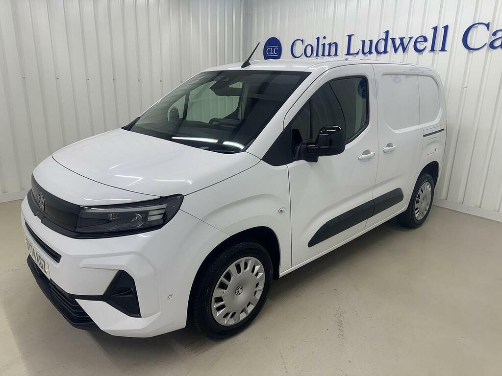 Vauxhall Combo Combo 1.5 Turbo D 2300 Pro Panel Van Swb Euro 6 S DY74KGZ White #4
