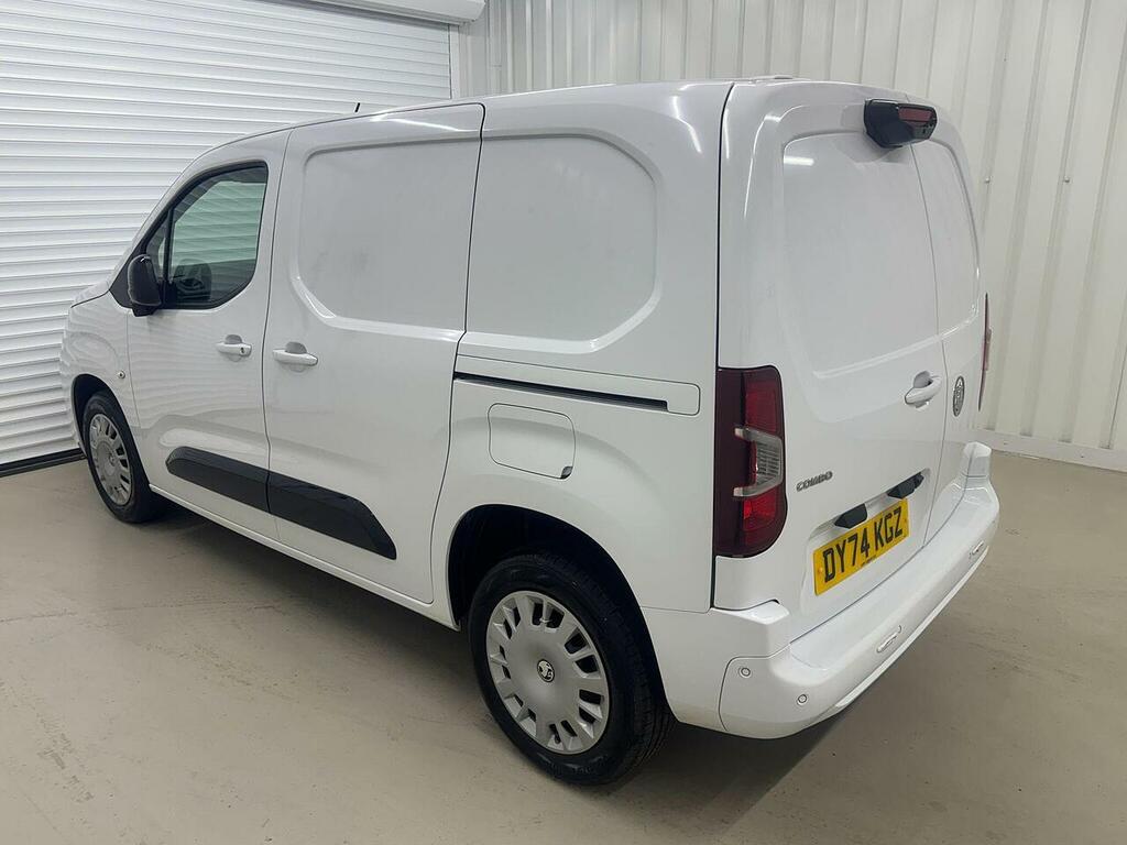 Vauxhall Combo Combo 1.5 Turbo D 2300 Pro Panel Van Swb Euro 6 S DY74KGZ White #5