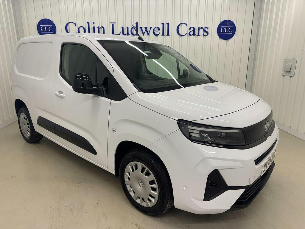 Vauxhall Combo Combo 1.5 Turbo D 2300 Pro Panel Van Swb Euro 6 S White