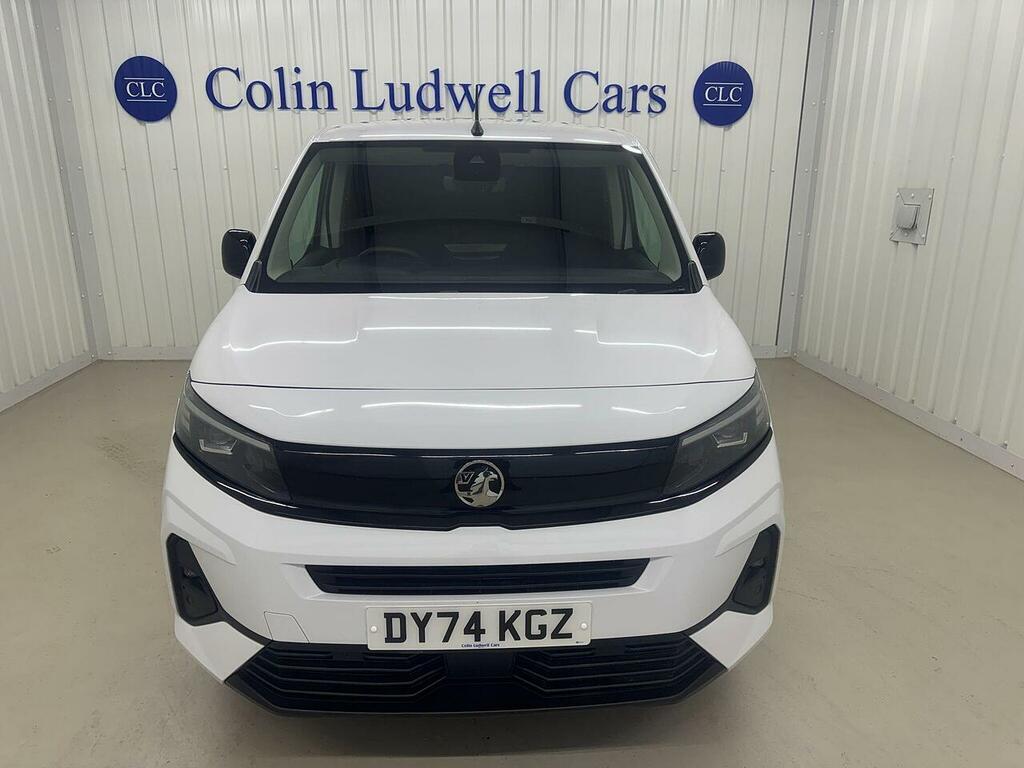 Vauxhall Combo Combo 1.5 Turbo D 2300 Pro Panel Van Swb Euro 6 S DY74KGZ White #3