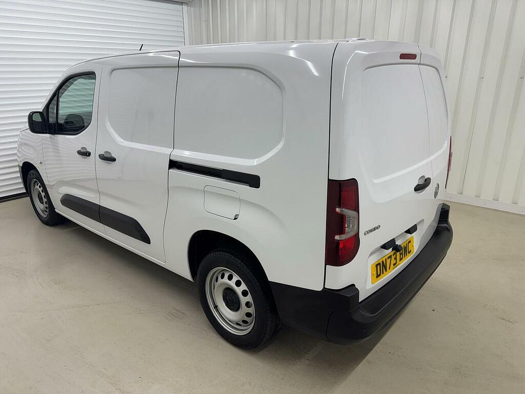 Vauxhall Combo Combo 1.5 Turbo D 2300 Prime Crew Van L2 Euro 6 S DN73BWC White #4