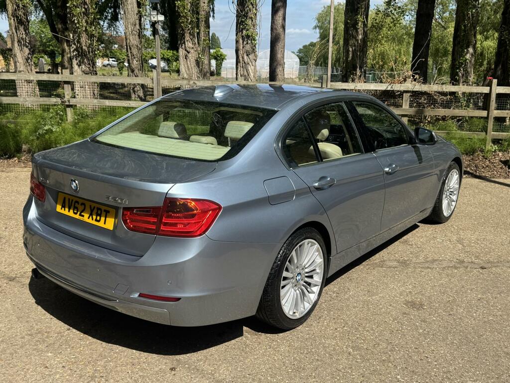 BMW 3 Series 2.0 320I Luxury Saloon Xdrive Euro AV62XBT Blue #2