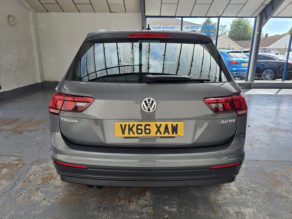 Volkswagen Tiguan 2.0 Tdi Bluemotion Tech Se Navigation Suv Dies VK66XAW Grey #6