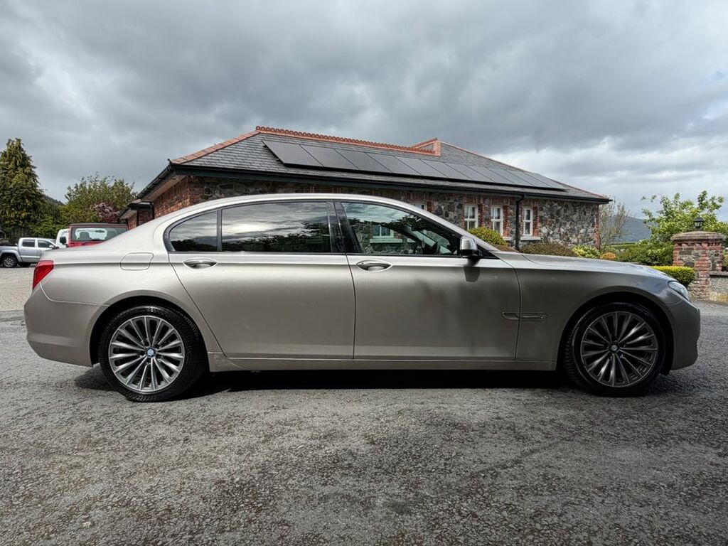 BMW 7 Series Saloon White #7