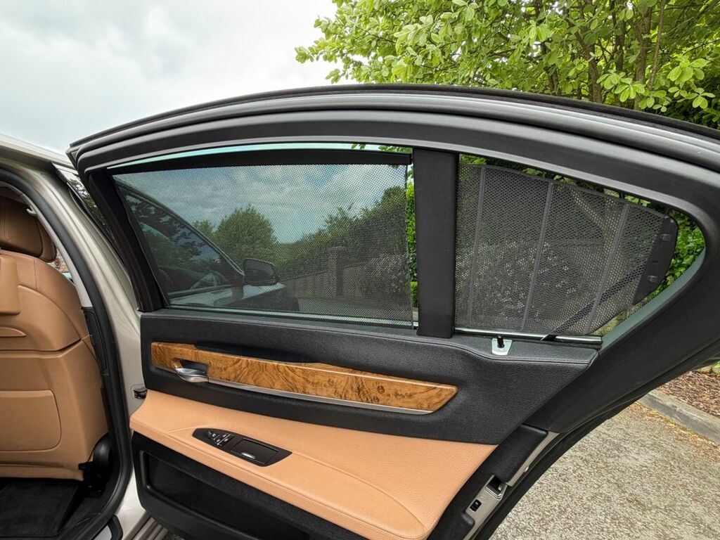 BMW 7 Series Saloon White #22