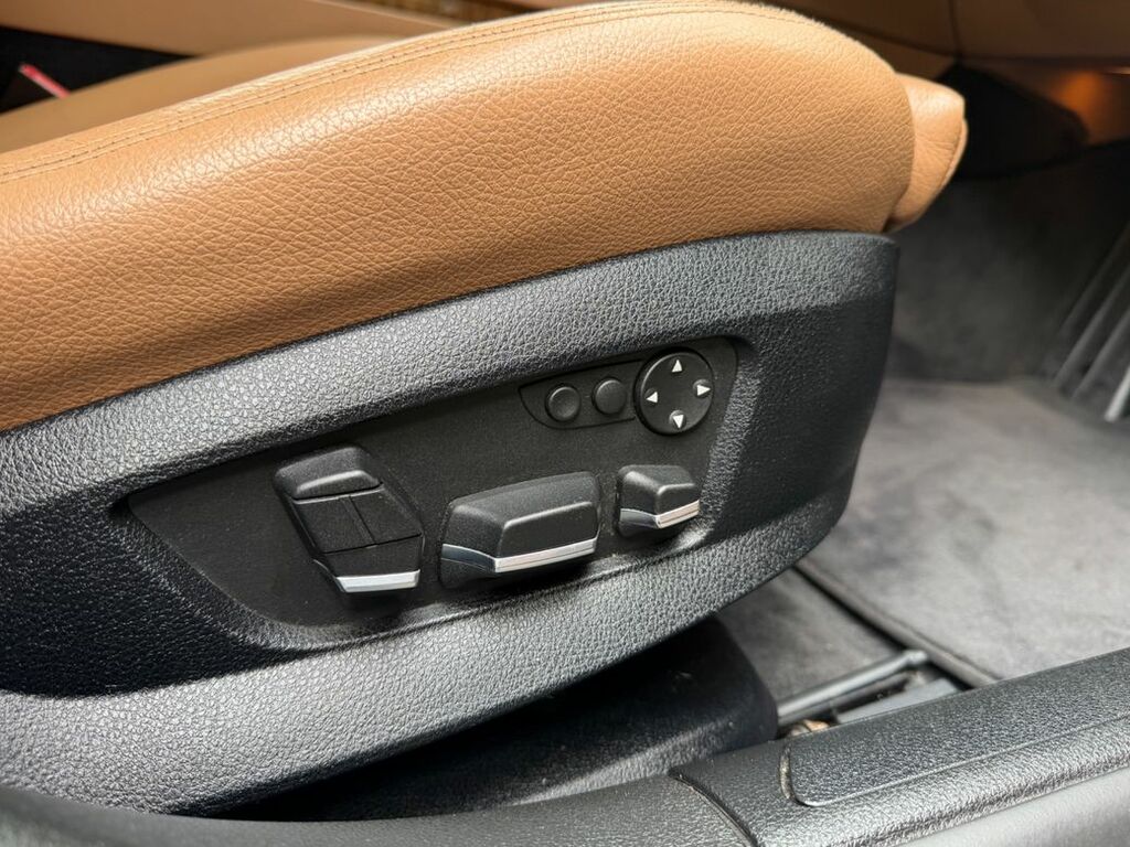 BMW 7 Series Saloon White #18