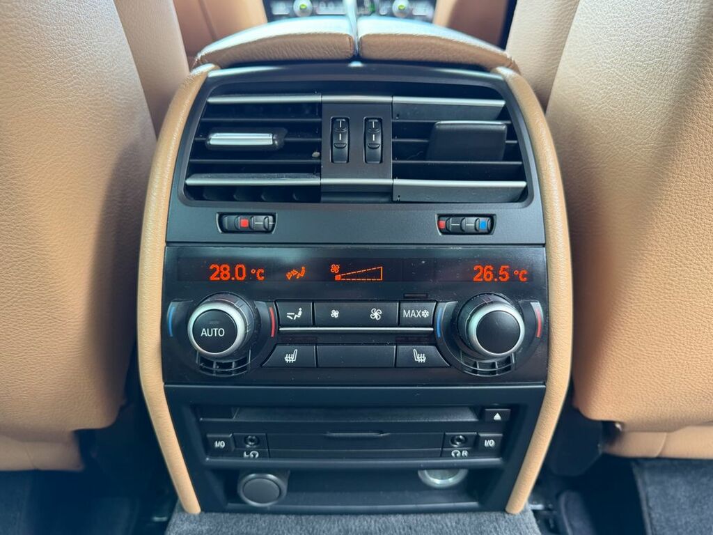 BMW 7 Series Saloon White #21