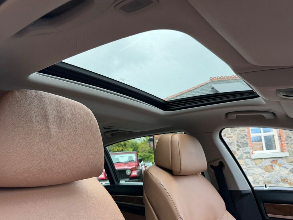 BMW 7 Series Saloon White #20