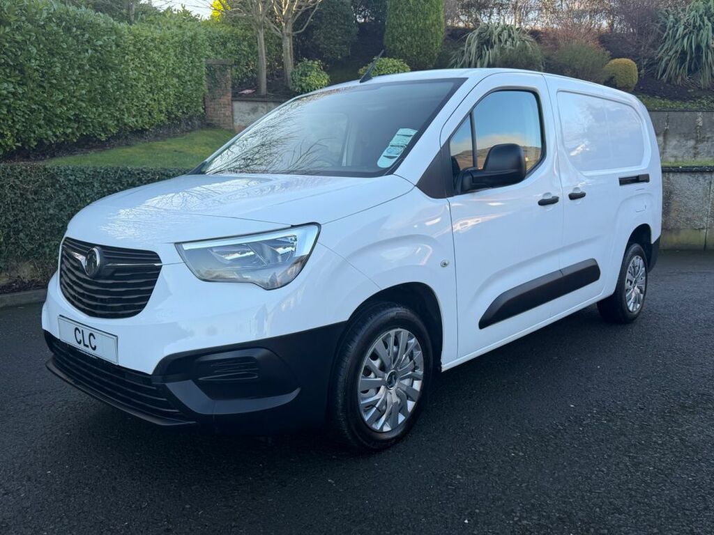 Vauxhall Combo 2300 Dynamic Td 6Dr  White #2