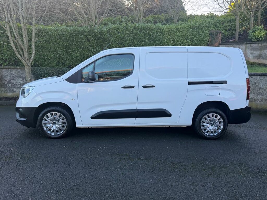 Vauxhall Combo 2300 Dynamic Td 6Dr  White #3