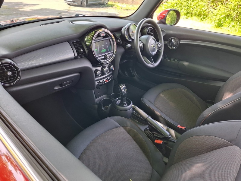 Mini Hatch Convertible YC68WBV Red #5