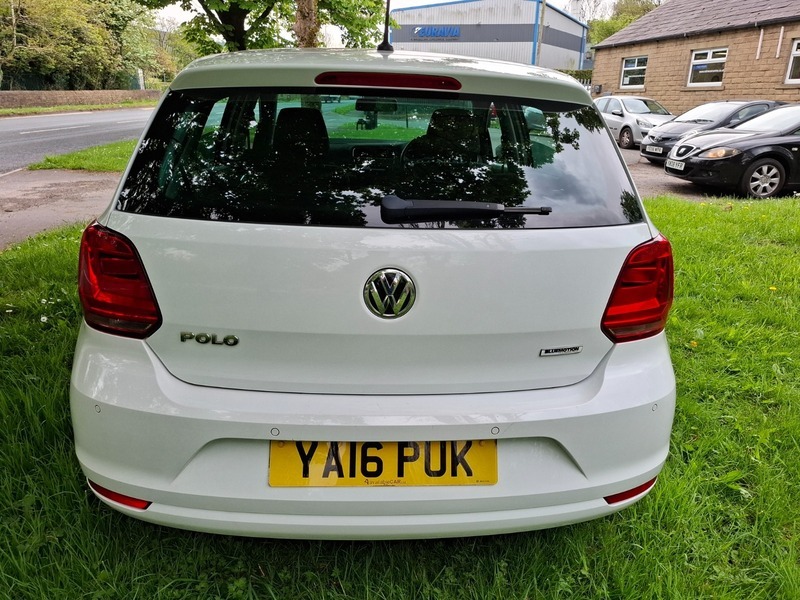 Volkswagen Polo Match White #6
