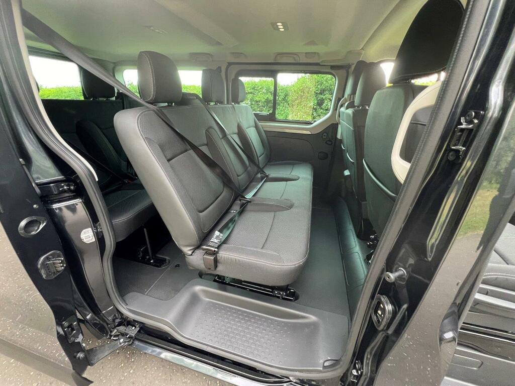 Renault Trafic Ll30 - 9 Seater #4