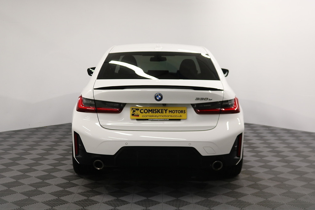 BMW 3 Series 330E M Sport LO23KVX White #5