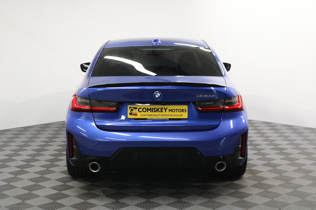 BMW 3 Series 330E M Sport LS73UAO Blue #5