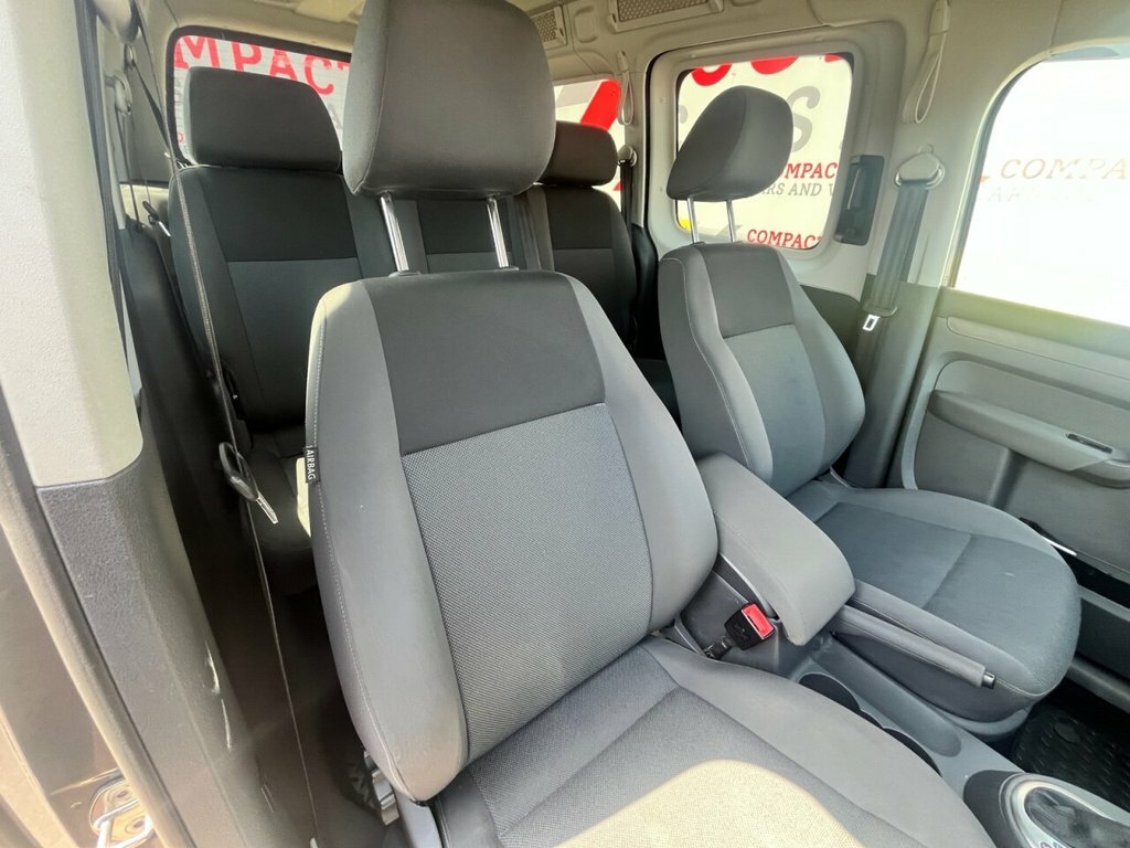 Volkswagen Caddy Maxi Life 1.6L Null Black #9