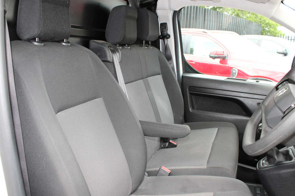Vauxhall Vivaro 1.5 Vivaro F2900 Prime DL24LWZ White #4
