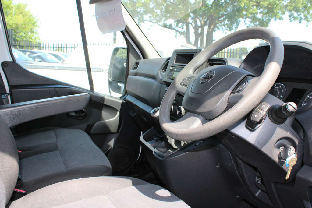 Nissan InterStar 2.3 Interstar Tekna Dci White #4