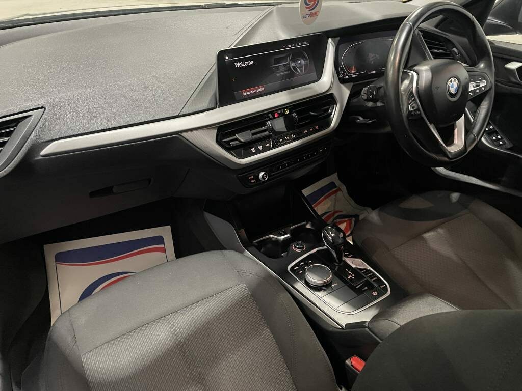 BMW 1 Series Hatchback 118D Se Black #4
