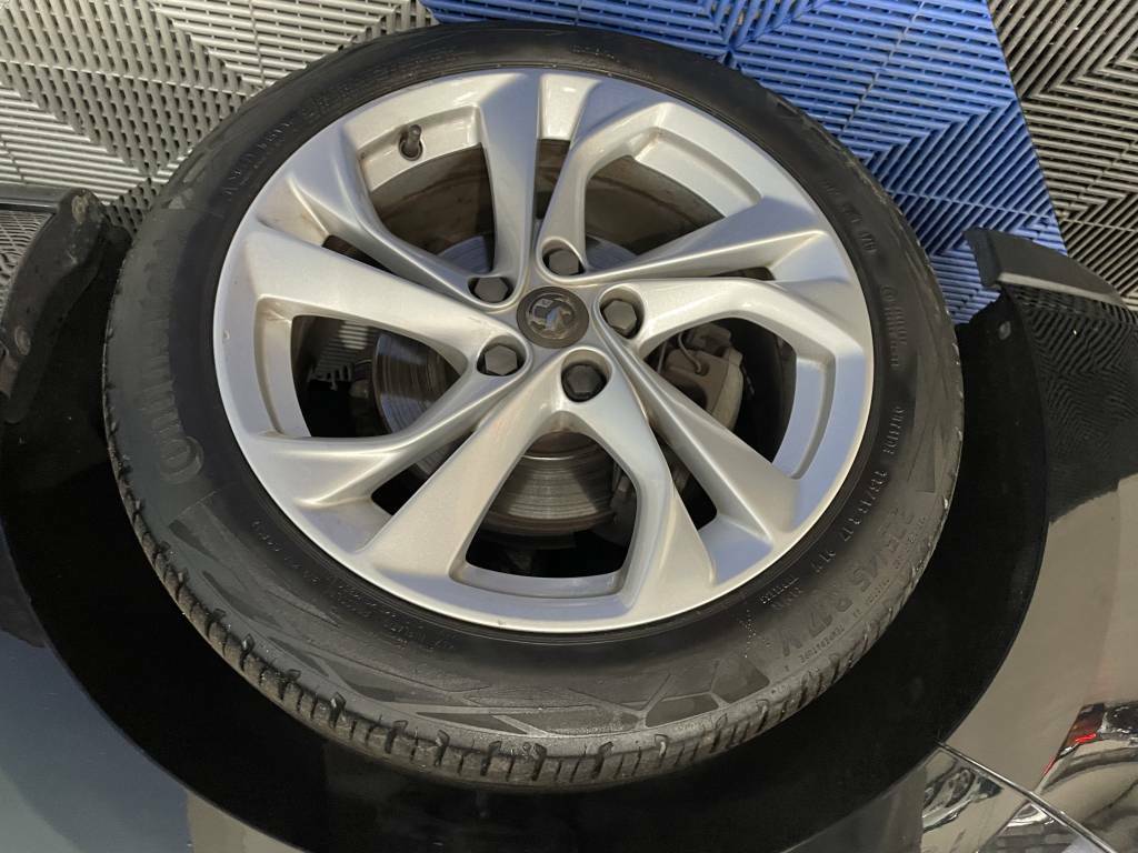 Vauxhall Astra Hatchback 1.2 Turbo 145 Sri Nav  Black #4