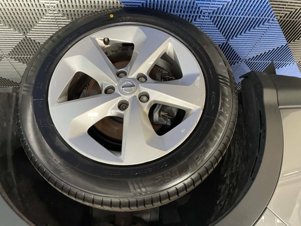 Nissan Qashqai Hatchback 1.3 Dig-t Acenta Premium Grey #5