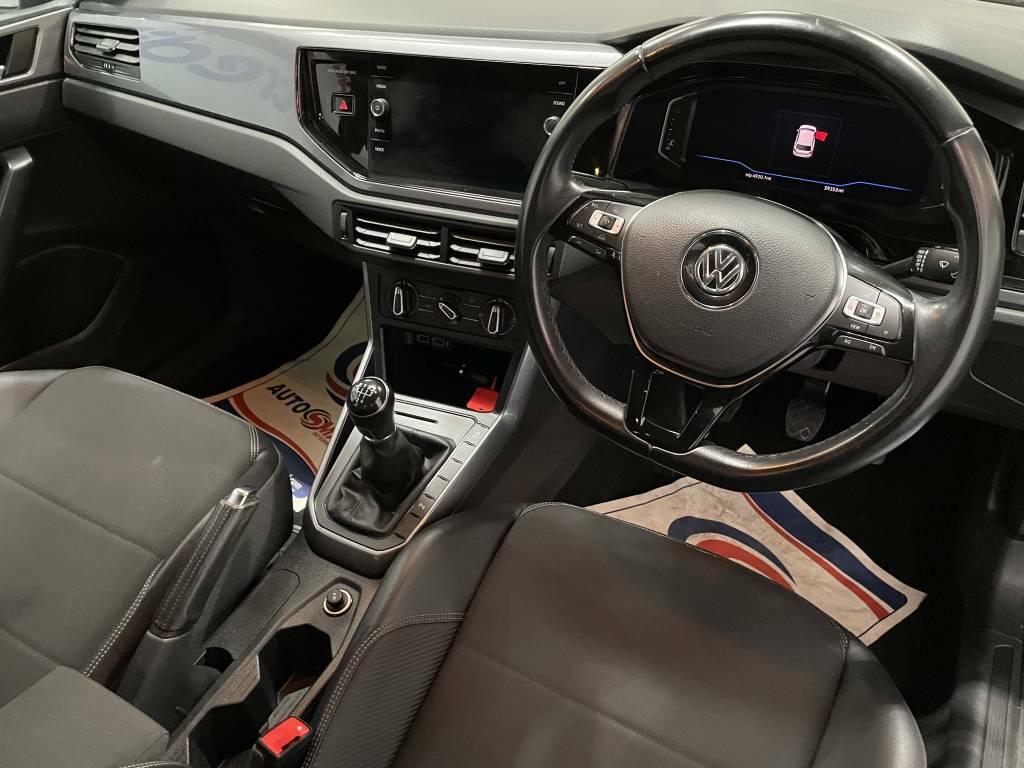 Volkswagen Polo Hatchback 1.0 Tsi 95 Se Black
