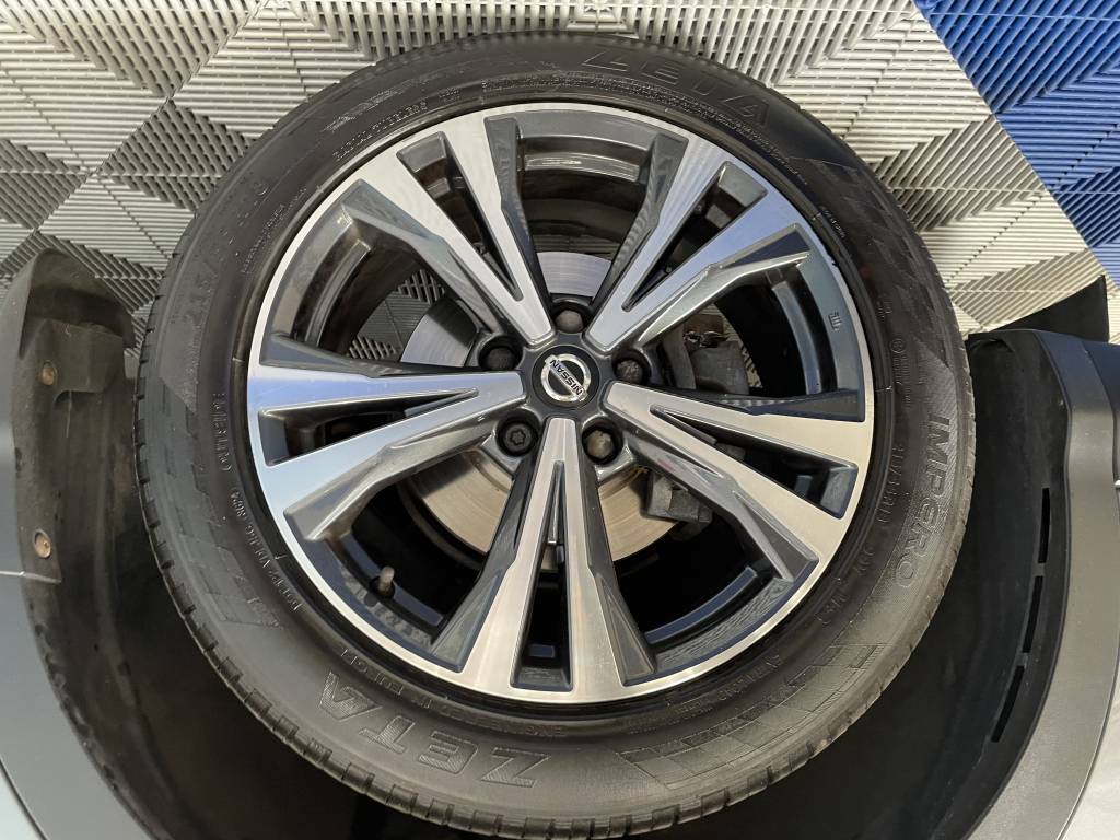 Nissan Qashqai Hatchback 1.3 Dig-t N-connecta Grey #3