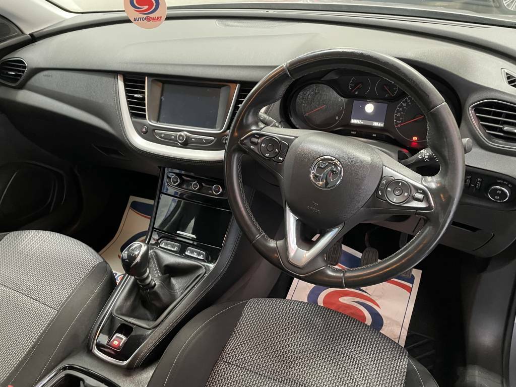 Vauxhall Grandland X Hatchba 1.5 Turbo D Se Grey