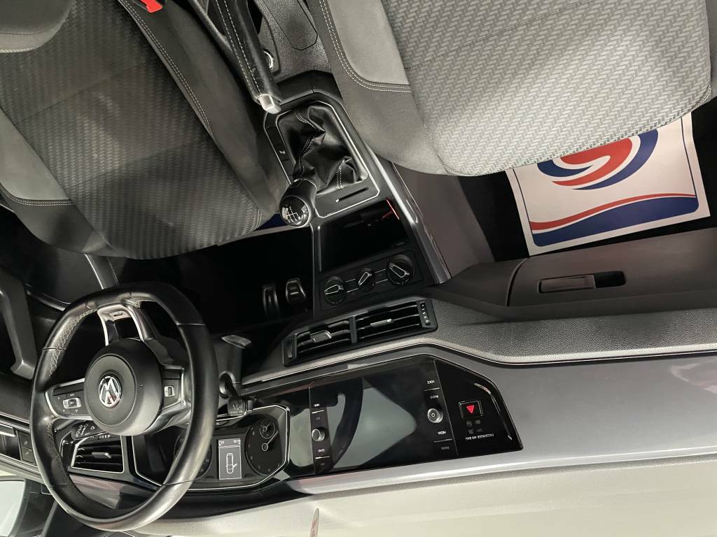 Volkswagen Polo Hatchback 1.0 Tsi 95 R-line Black #2