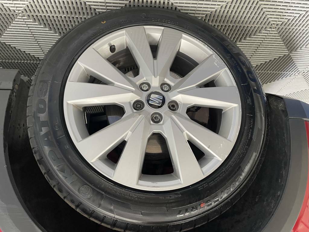Seat Arona Hatchback  Red #5