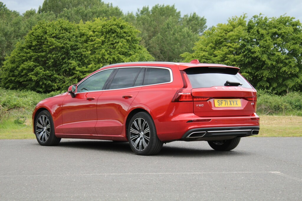 Volvo V60 2.0 Inscription B3 Fwd Red #3
