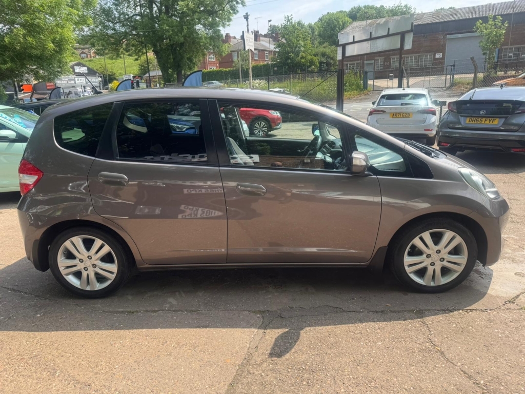Honda Jazz 1.3 I-vtec Es Plus YH15RTV Brown #5