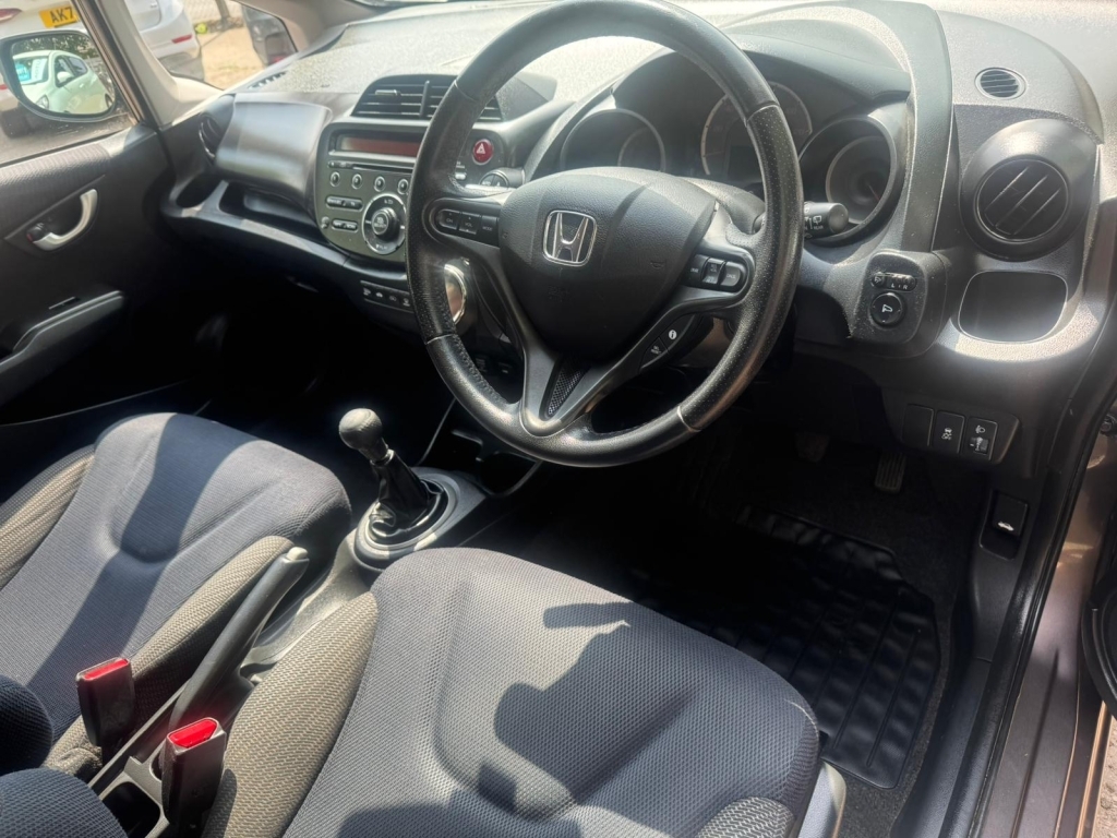 Honda Jazz 1.3 I-vtec Es Plus YH15RTV Brown #6