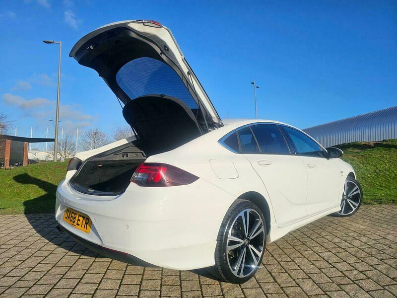 Vauxhall Insignia 2.0 Turbo D Blueinjection SA68ETR #3